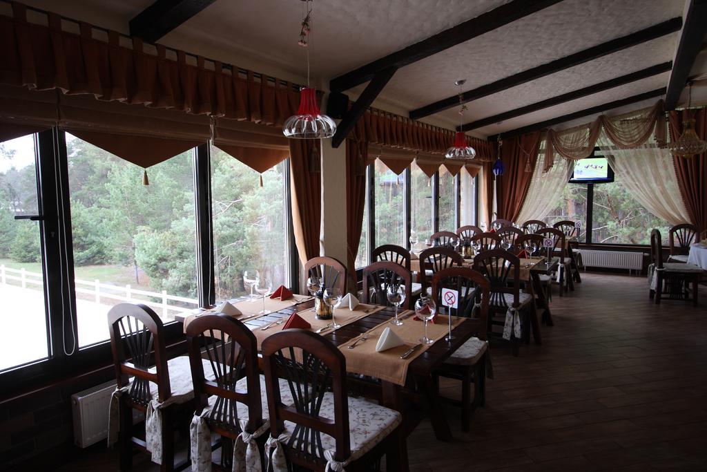 Park-Hotel Butenko Stable Protsev Exterior foto